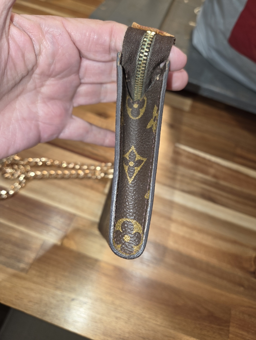 Louis Vuitton Monogram Pouch Crossbody with Gold Chain - Picture 5 of 12